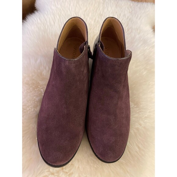 Vionic Women’s Marisa Suede embossed booties size 9.5 NWOT - Picture 2 of 8